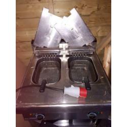 Dubbele FRITEUSE met onderstel, elektrisch 400V / 15kW