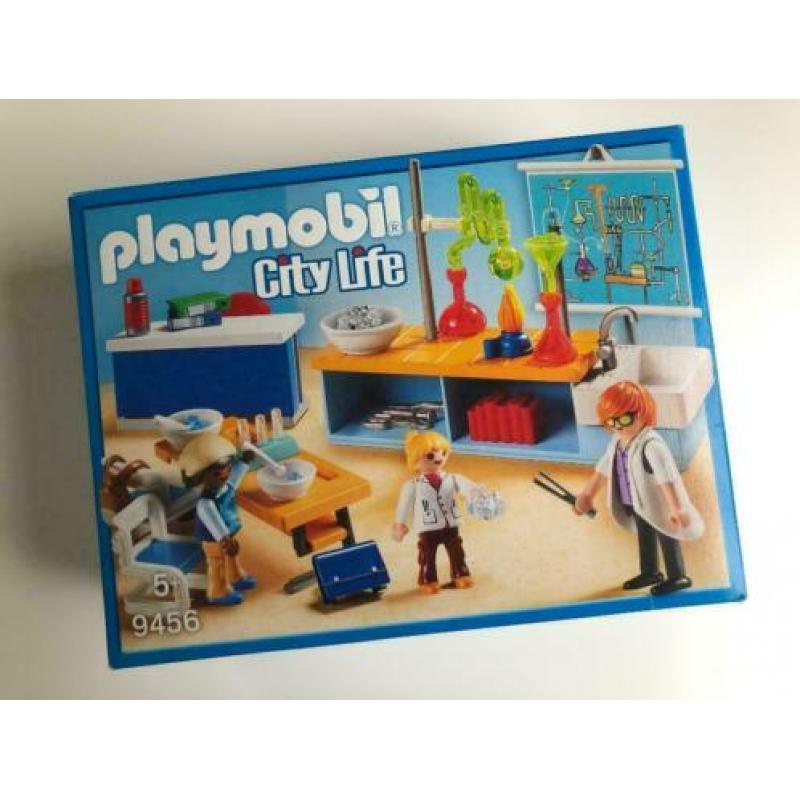 Nieuw in geopende doos: Playmobil set 9456 SCHEIKUNDELOKAAL