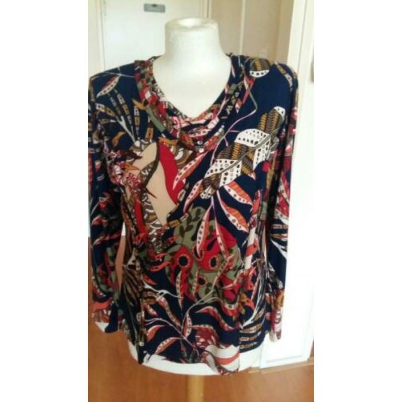 PRACHTIGE BLOUSE; kapot MODA ( S ) NIEUW.