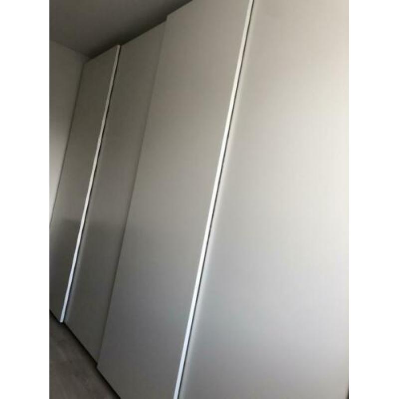 Witte pax kast van ikea 3 meter!