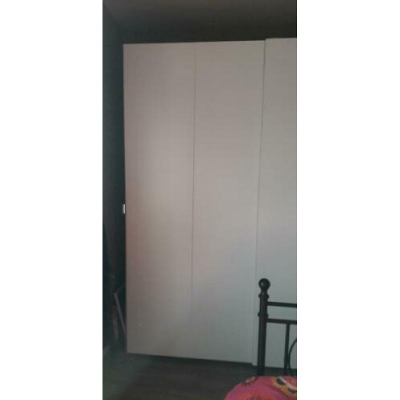 kleerkast 200cm breed op 230cm hoog
