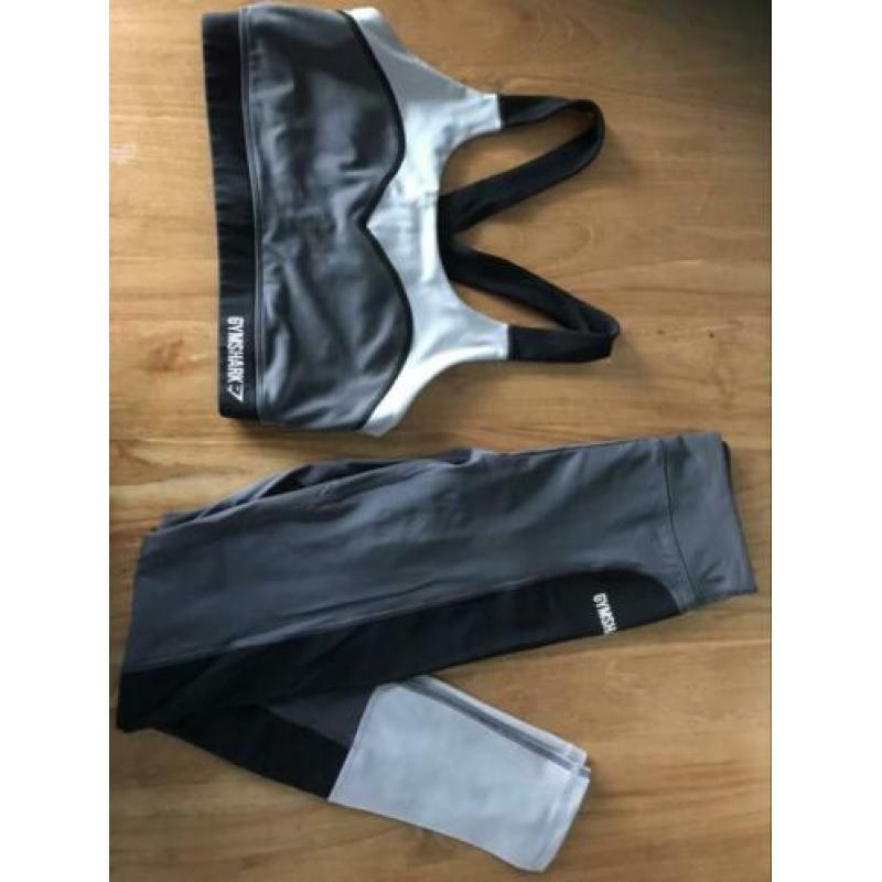 GYMSHARK set legging maat S sportbh maat M Grijs/ zwart