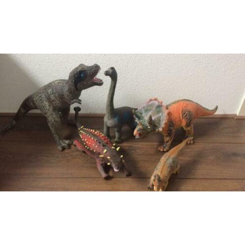 Plastic dinosaurussen