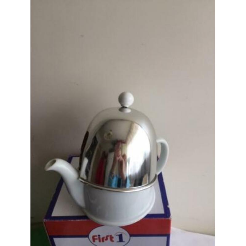 Porceleinen Theepot met r.v.s.Mantel