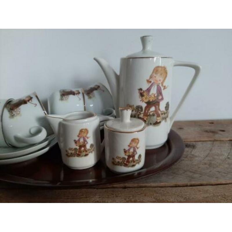 Vintage kinderserviesje / servies 7-delig, mooie afbeelding