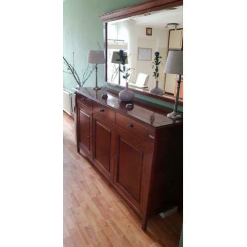 Zeer mooie kersenhouten dressoir met spiegel.