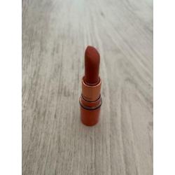 mac mini lippenstift, flat out fab, party commencing, little