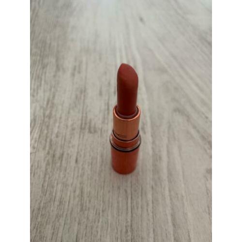 mac mini lippenstift, flat out fab, party commencing, little