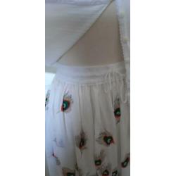 Prachtige lange rok met pauwen print maat 36/38