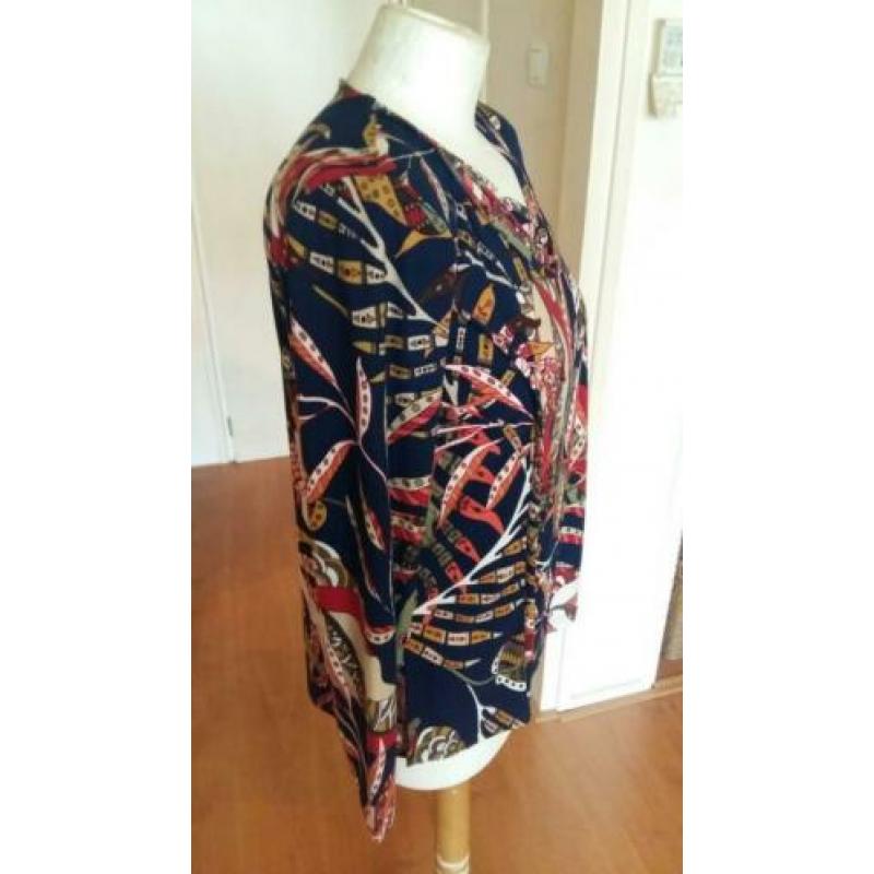 PRACHTIGE BLOUSE; kapot MODA ( S ) NIEUW.
