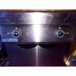 Dubbele FRITEUSE met onderstel, elektrisch 400V / 15kW