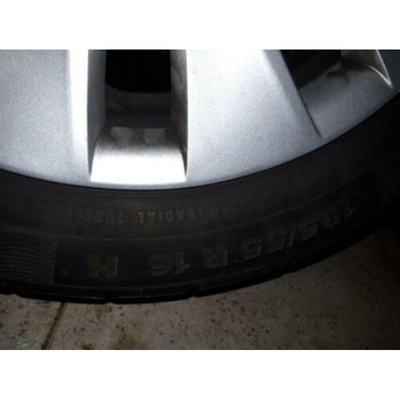 Topbanden BMW 1 serie complete set 16 inch continental!
