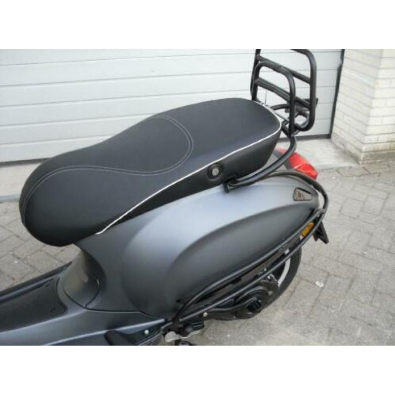 snorfiets, Vespa spint mat grijs 2017
