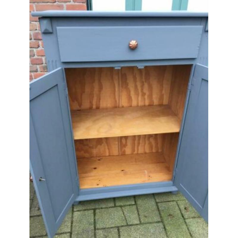 Stoere meidenkast landelijk kinderkledingkast grijs groen