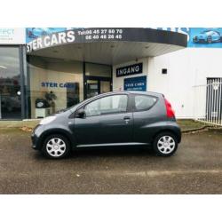 Peugeot 107 1.0-12V XR Bj 2006 km 130000 NAP NIEUW APK