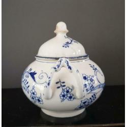 Oude suikerpot met deksel, Zwiebelmuster