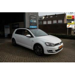 Volkswagen Golf 1.4 TSI Business Edition R AUTOMAAT/ACC/LEER