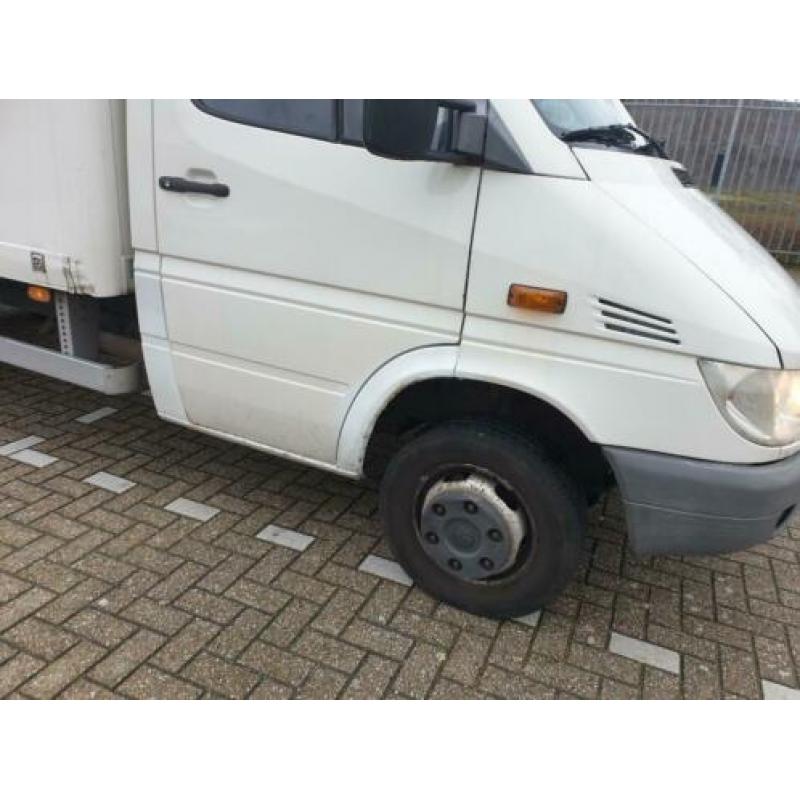 Mercedes-Benz 413 CDI 2003