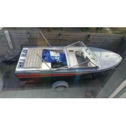 Boot met kanteltrailer