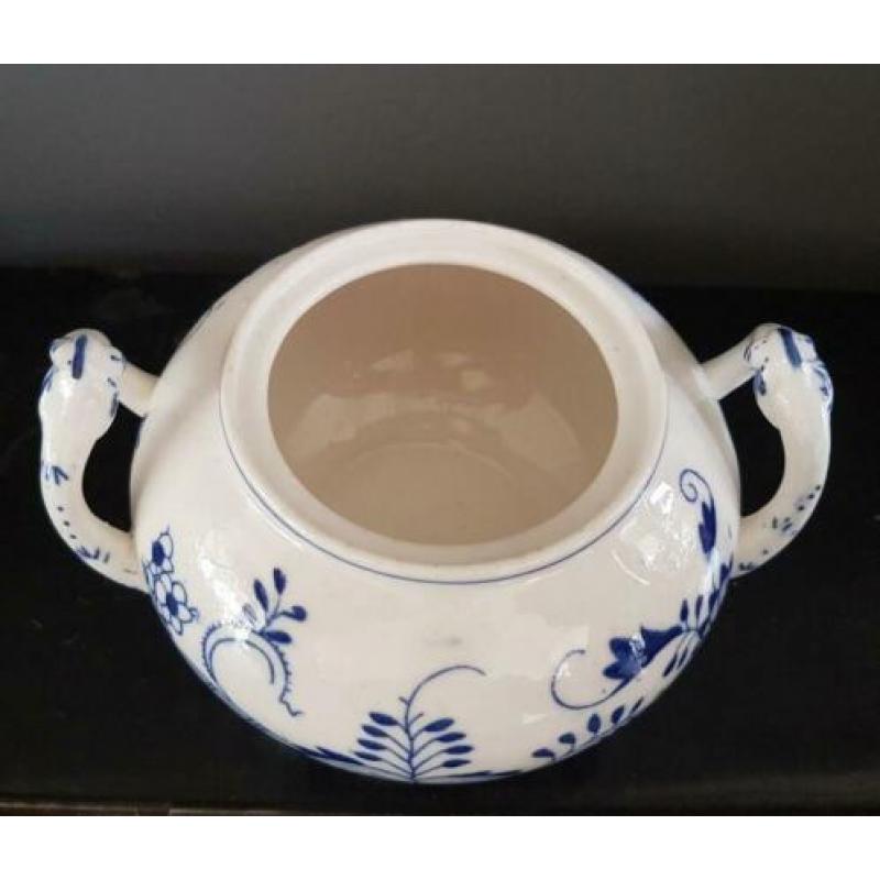 Oude suikerpot met deksel, Zwiebelmuster