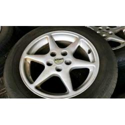 4 Titan 16inch lichtmetalen velgen 5x114,3 ET40