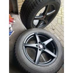 8 sets Nissan X-Trail Qashqai winter banden velgen 17/ 18