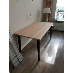 Mooie massief eiken eettafel met industriële poten