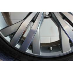 18" VW Kalamata Velgen Zomerbanden Artean Passat B8 Sharan