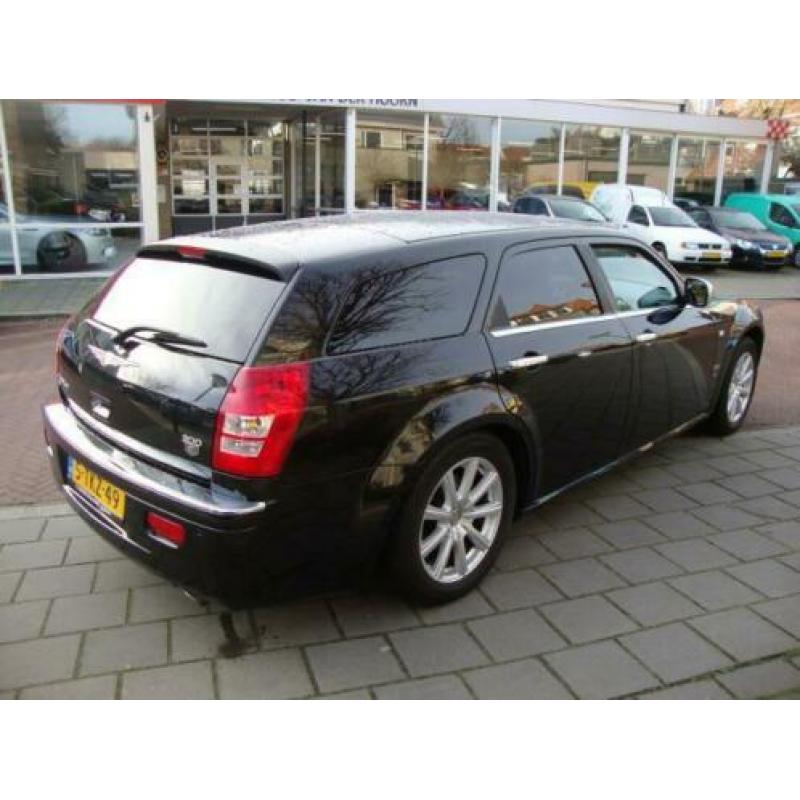 Chrysler 300C Touring 3.0 V6 CRD Signature