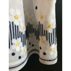 MONNALISA - witte jurk met geborduurde bloemen - 128