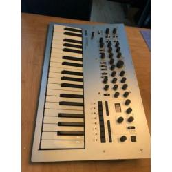 KORG Minilogue (analogue synthersizer) + originele adapter