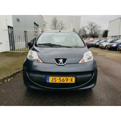 Peugeot 107 1.0-12V XR Bj 2006 km 130000 NAP NIEUW APK