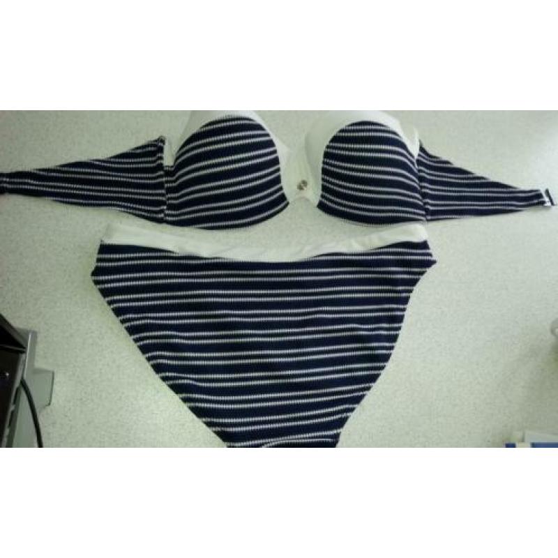 Nieuw! Beach Life Bandeau bikini broekje * 40C (marine)