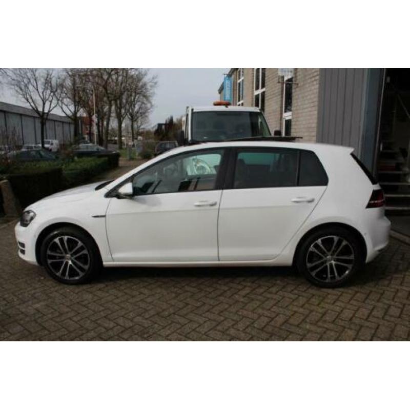Volkswagen Golf 1.4 TSI Business Edition R AUTOMAAT/ACC/LEER