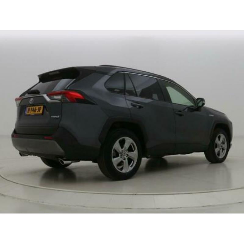 Toyota RAV4 2.5 Hybrid Style | Navigatie | Stuurwiel verwarm