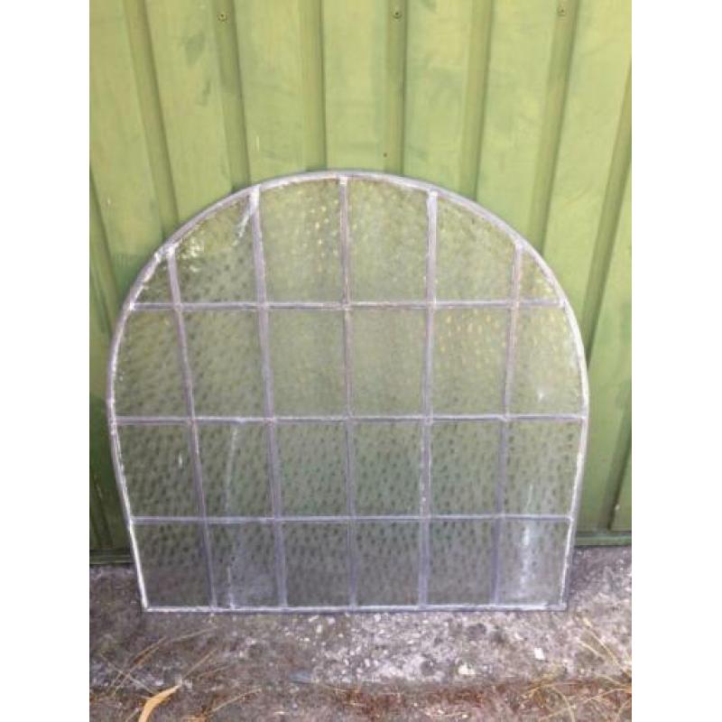 Brocant Glas in lood raam met bubbeltjesglas met bloemetjes