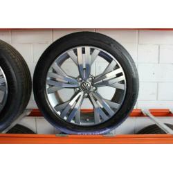 18" VW Kalamata Velgen Zomerbanden Artean Passat B8 Sharan