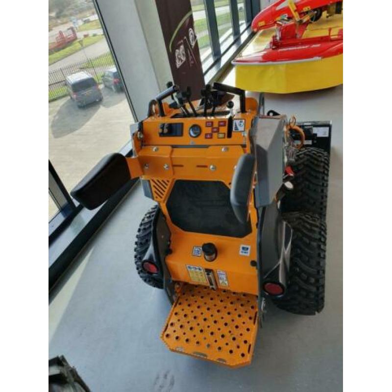 Giant SK202D skidsteer shovel