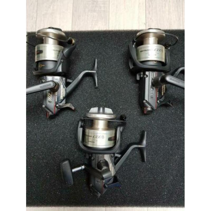 Shimano 4500B molens. Zeer goede staat. Aqua/ Fox/ Delkim.