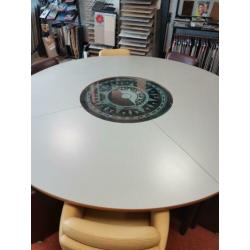 Oud vergader tafel Vitesse