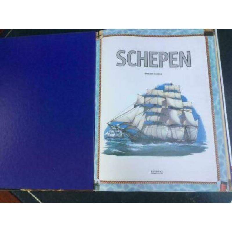 Schepen door Richard Humble 1e druk 1995.