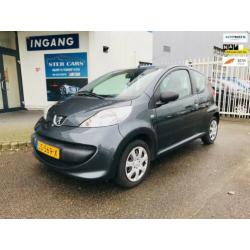 Peugeot 107 1.0-12V XR Bj 2006 km 130000 NAP NIEUW APK