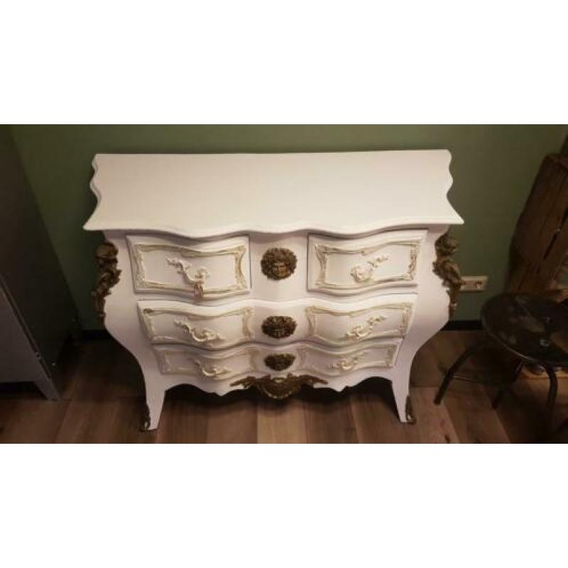 Brocante ladenkast, buikkast, dressoir.