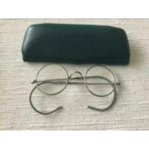 7 oude vintage brilletjes, oa. Harry Potter model en anders