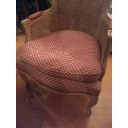 Leuke brocante stoel, Frankrijk. Hout met stoffen kussen.