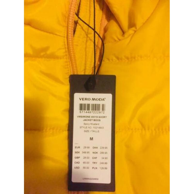 Nieuwe tussendoor jas van Vero moda