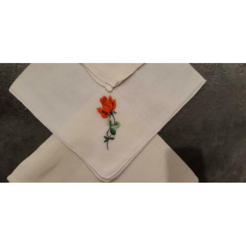 Set van 3 Vintage Dames Zakdoeken met Borduursel