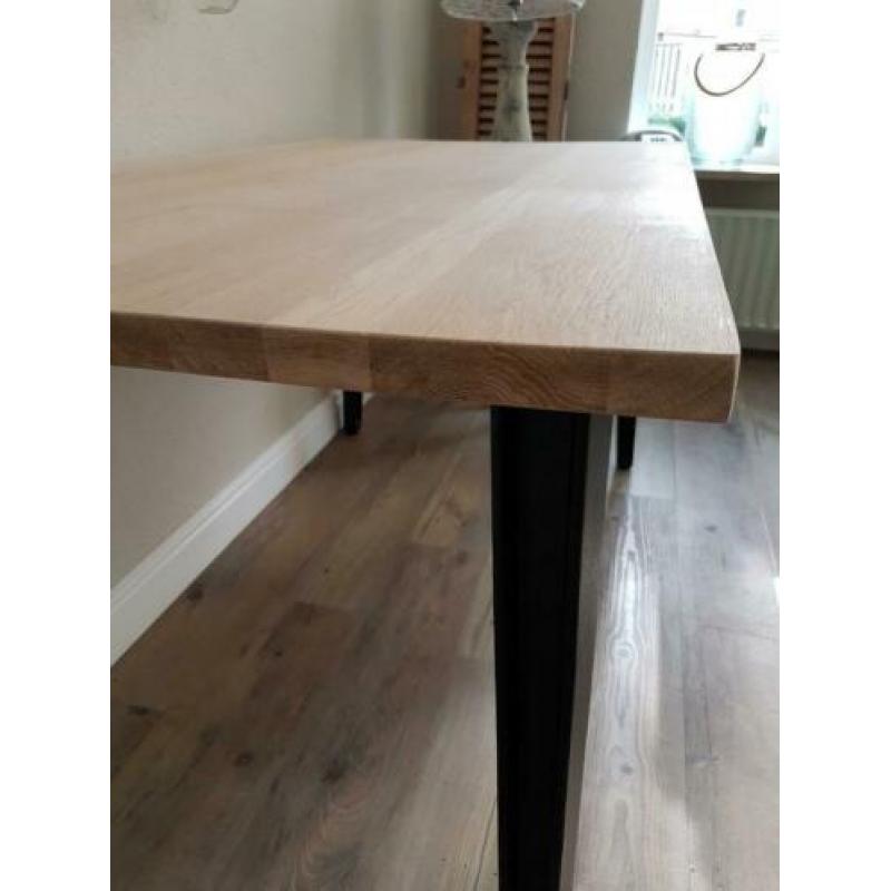 Mooie massief eiken eettafel met industriële poten
