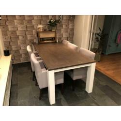 Degelijke eetkamerset || uitschuifbare tafel en 8 stoelen