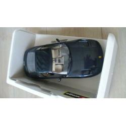 Te koop mooie burago ferrari 456 gt 1992 donker blauw zwart